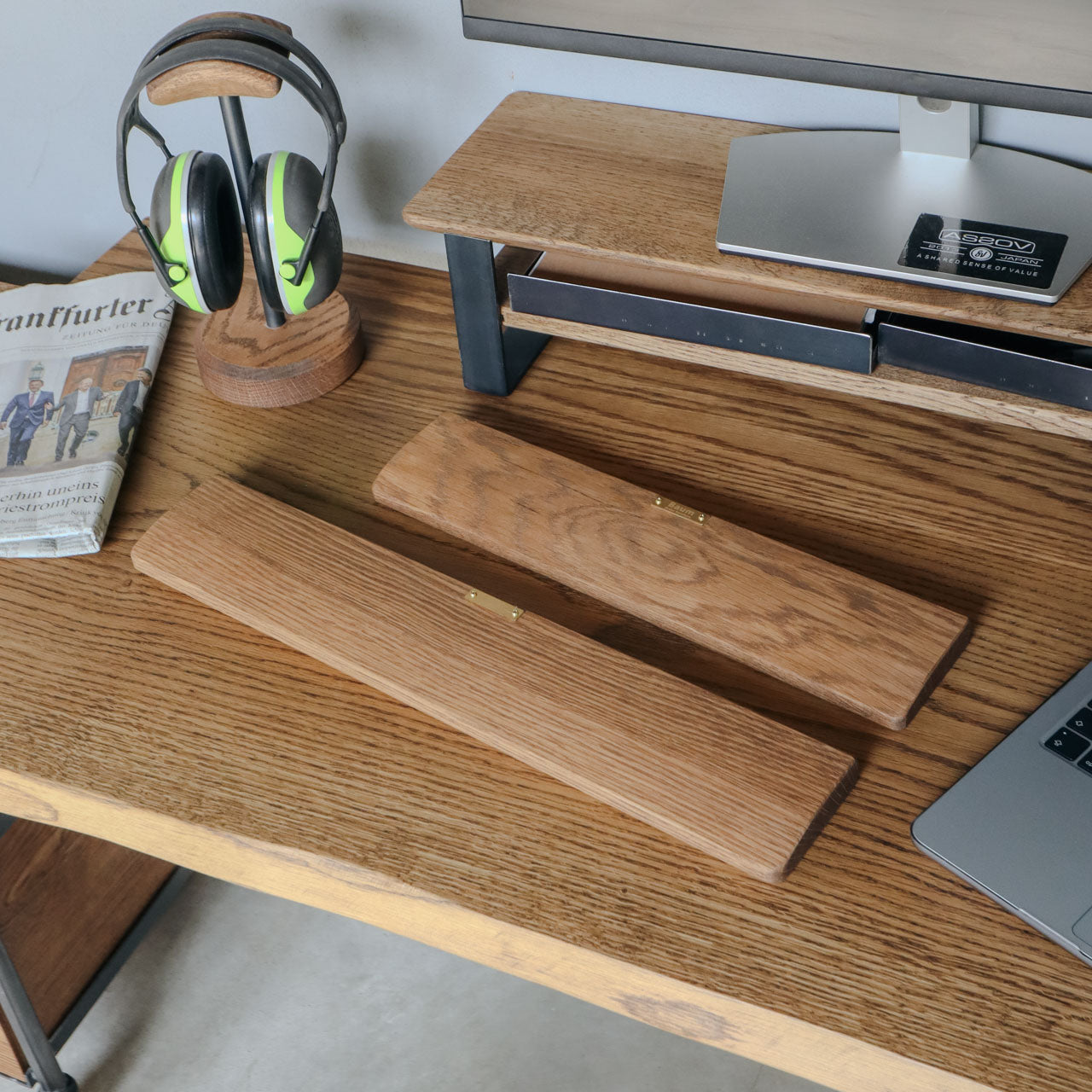 無垢材のアームレスト　リストレスト　S・Lサイズ並んだ状態