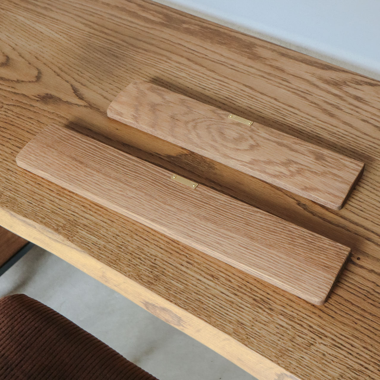 無垢材アームレスト | オーダーメイドのアイアン家具を中心に