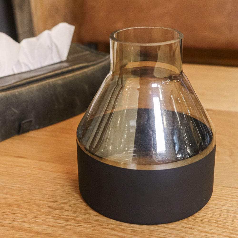 GLASS VASE | form
