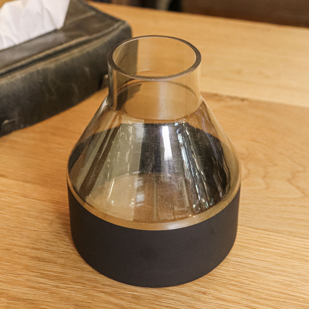 GLASS VASE | form