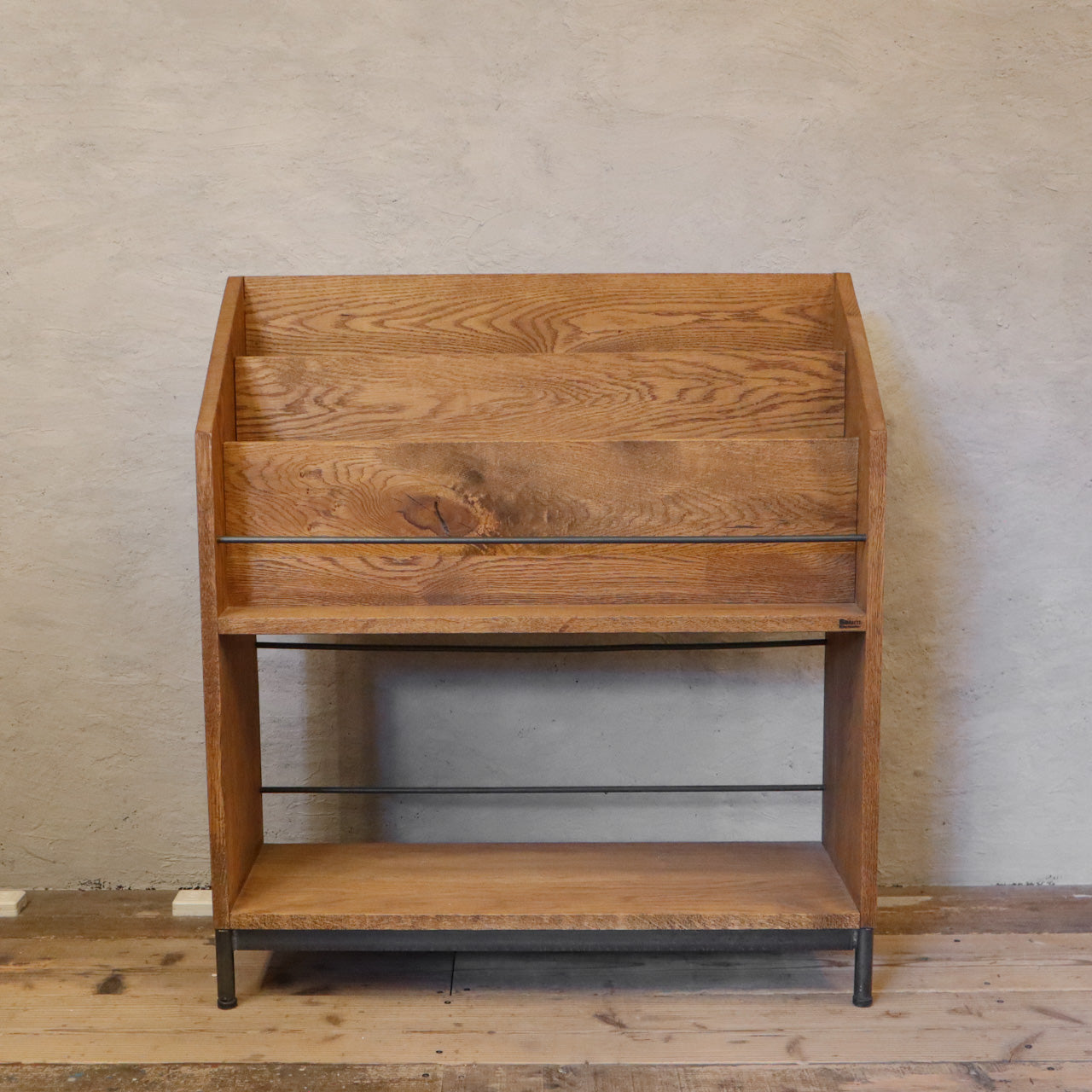 【アウトレットセール30%OFF】Cool Magazine Shelf - Oak(Dark Brown)