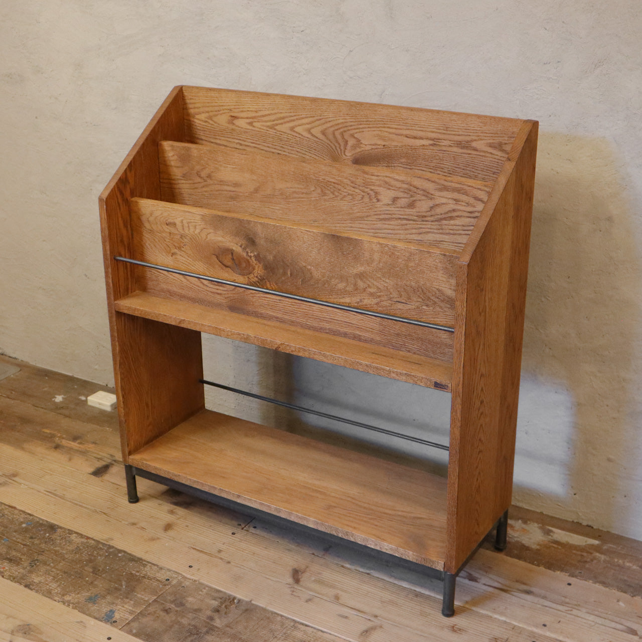 【アウトレットセール30%OFF】Cool Magazine Shelf - Oak(Dark Brown)